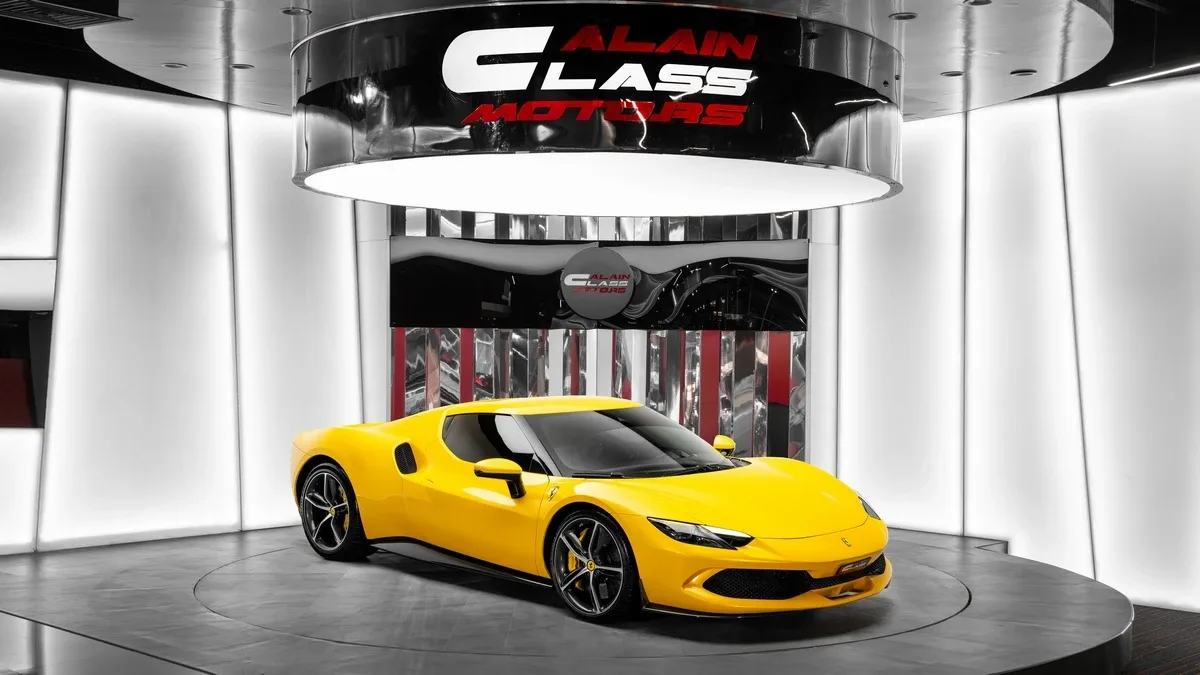 2022 Ferrari 296 GTB angeboten von einem Fachhändler in Dubai, Vereinigte Arabische Emirate, Hauptfoto