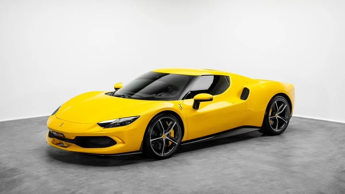 2022 Ferrari 296 GTB angeboten von einem Fachhändler in Dubai, Vereinigte Arabische Emirate, Foto 2 von 23