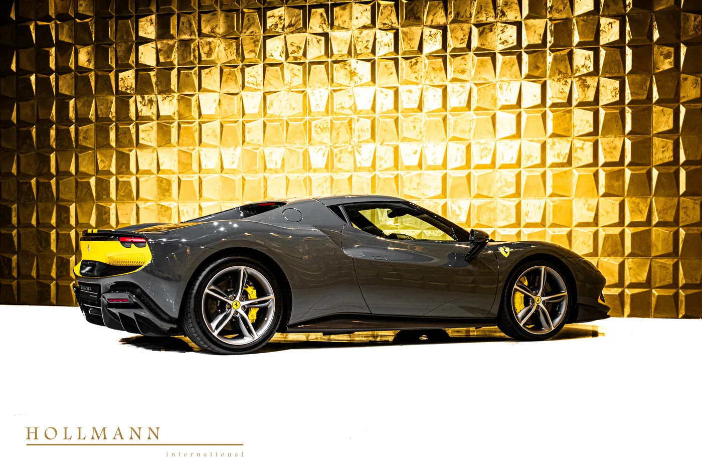 2022 Ferrari 296 GTB angeboten von einem Fachhändler in Stuhr, Deutschland, Foto 3 von 8