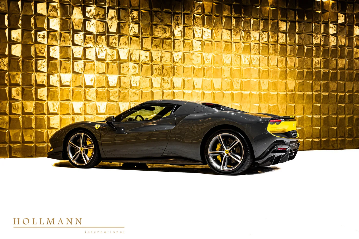 2022 Ferrari 296 GTB angeboten von einem Fachhändler in Stuhr, Deutschland, Foto 5 von 8