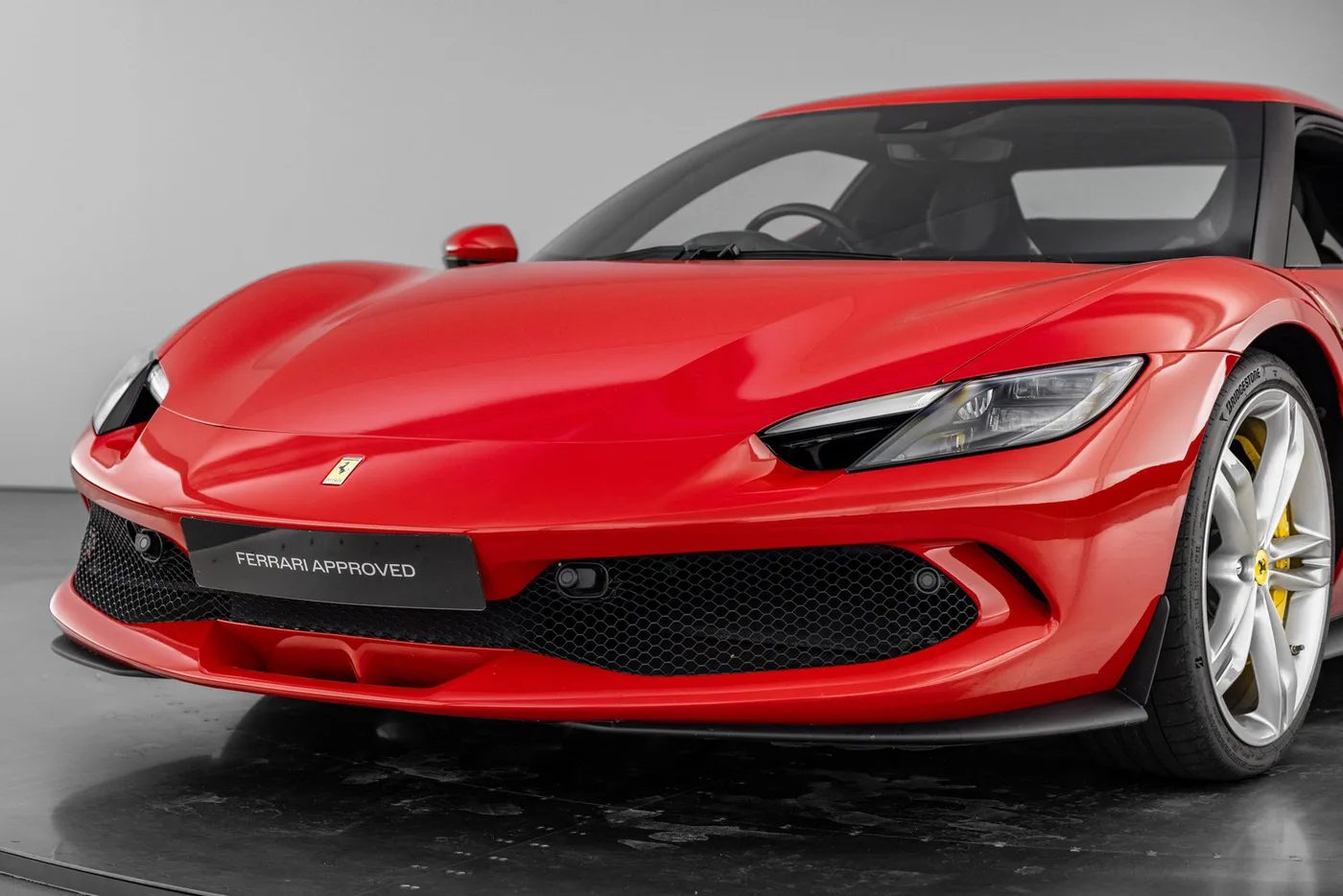 2022 Ferrari 296 GTB proposée par un groupe de concessions agréées à Hatfield, Royaume-Uni, photo 25 sur 25