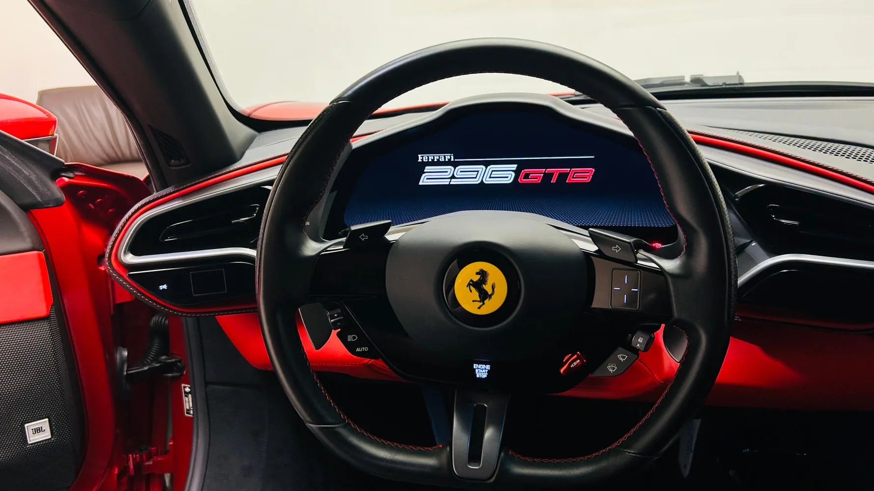 2022 Ferrari 296 GTB, 13/18