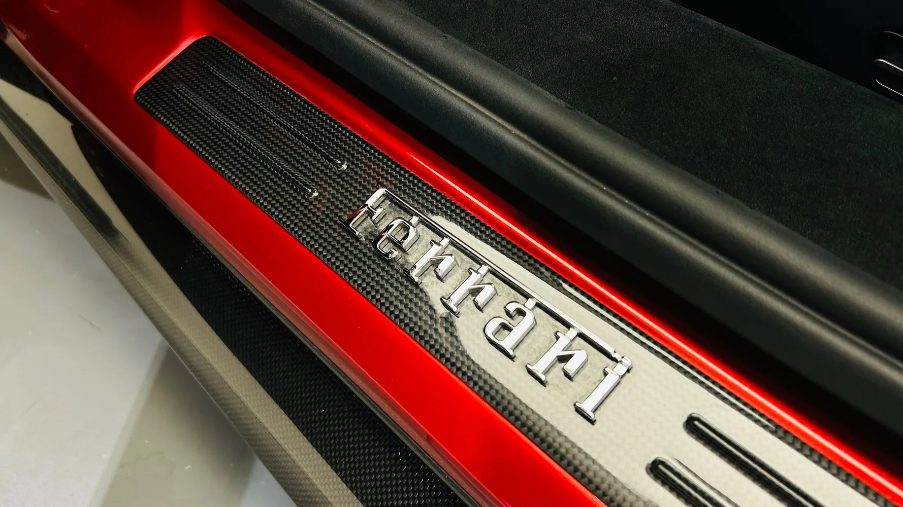 2022 Ferrari 296 GTB, 16/18