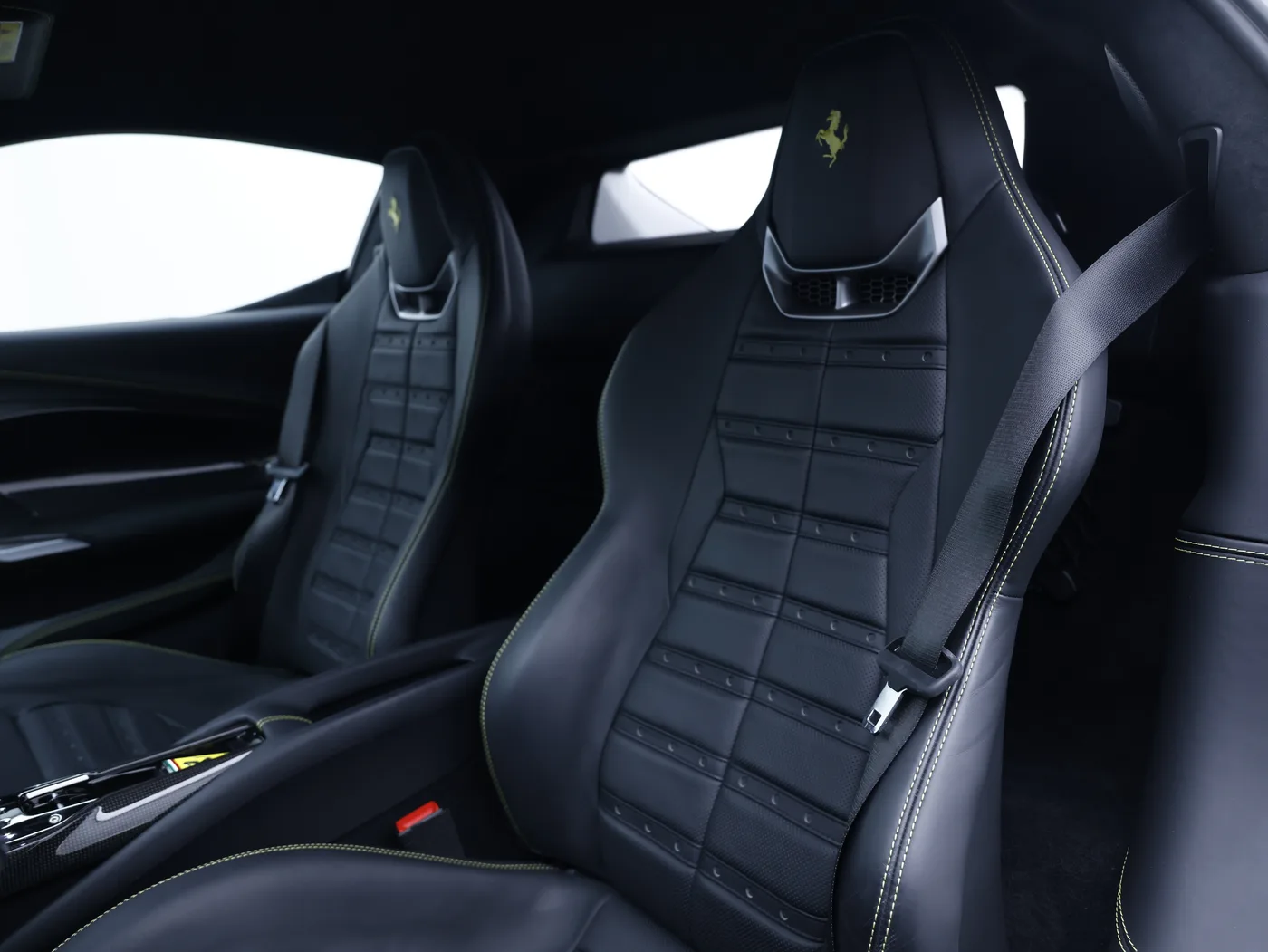 2022 Ferrari 296 GTB offered by a specialist dealer in Frankfurt am Main, Germany, photo 6 of 15