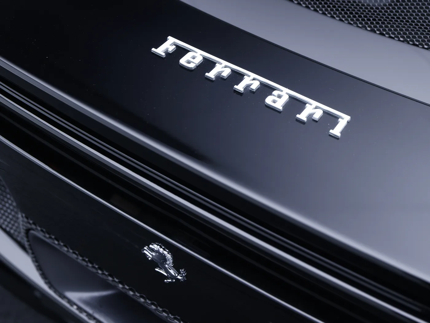 2022 Ferrari 296 GTB offered by a specialist dealer in Frankfurt am Main, Germany, photo 9 of 15
