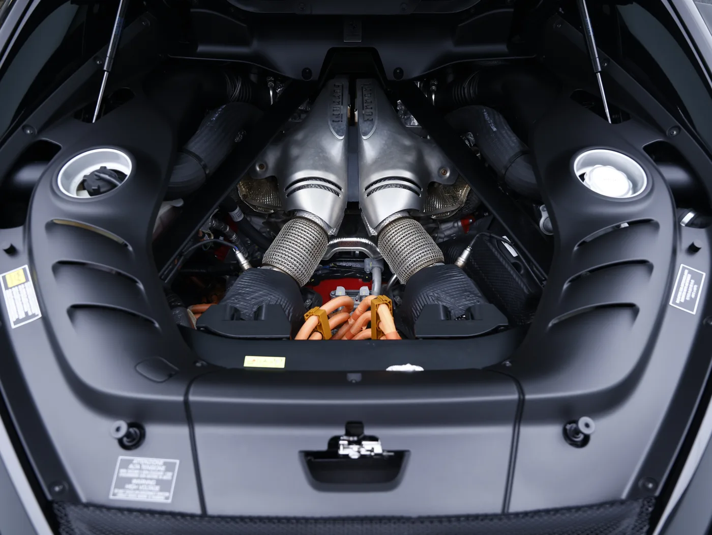 2022 Ferrari 296 GTB offered by a specialist dealer in Frankfurt am Main, Germany, photo 10 of 15
