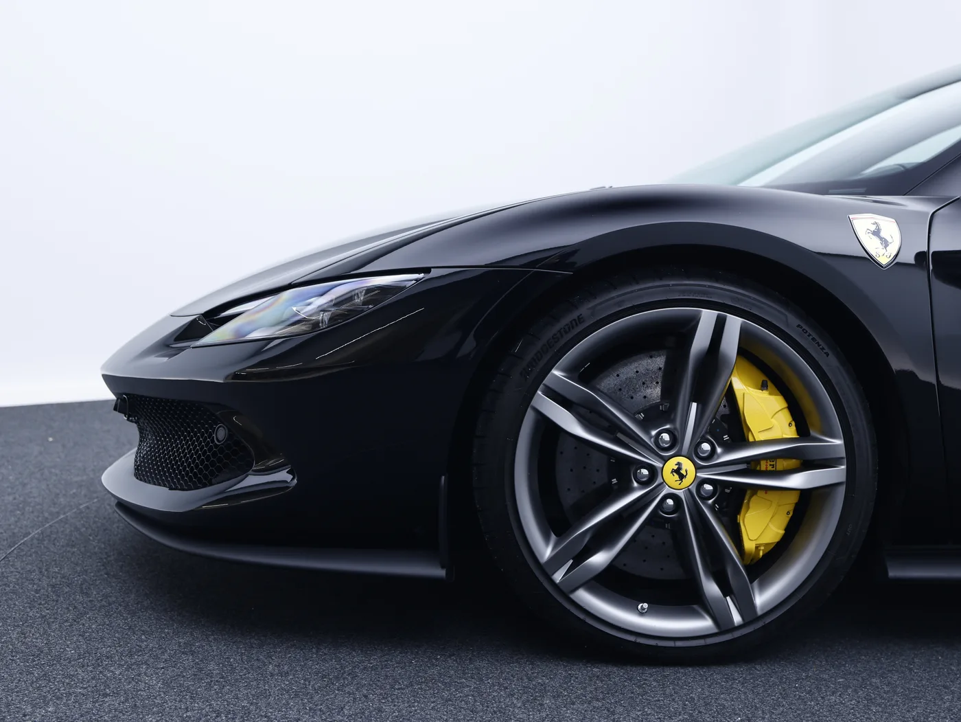 2022 Ferrari 296 GTB offered by a specialist dealer in Frankfurt am Main, Germany, photo 14 of 15