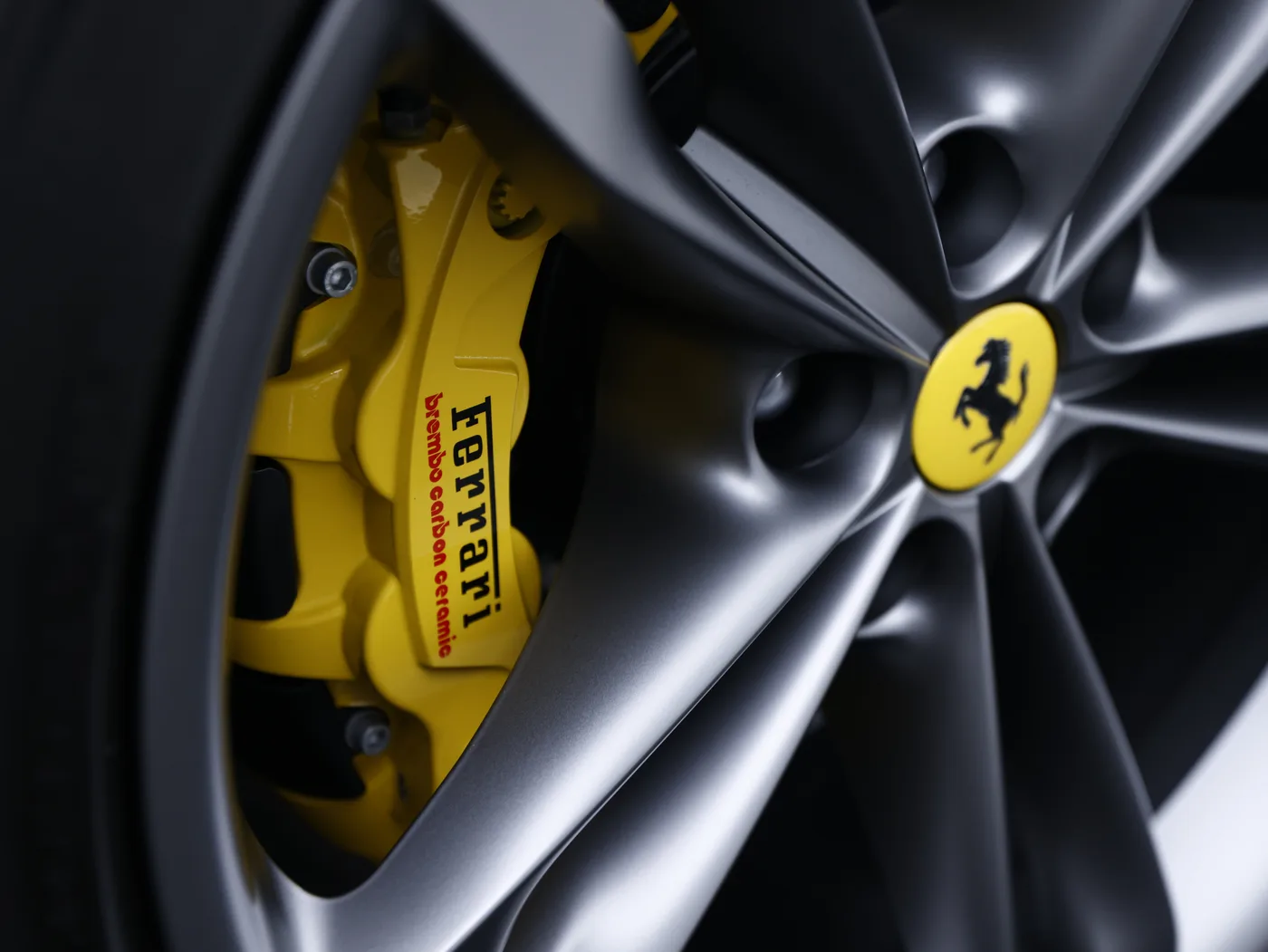 2022 Ferrari 296 GTB offered by a specialist dealer in Frankfurt am Main, Germany, photo 15 of 15