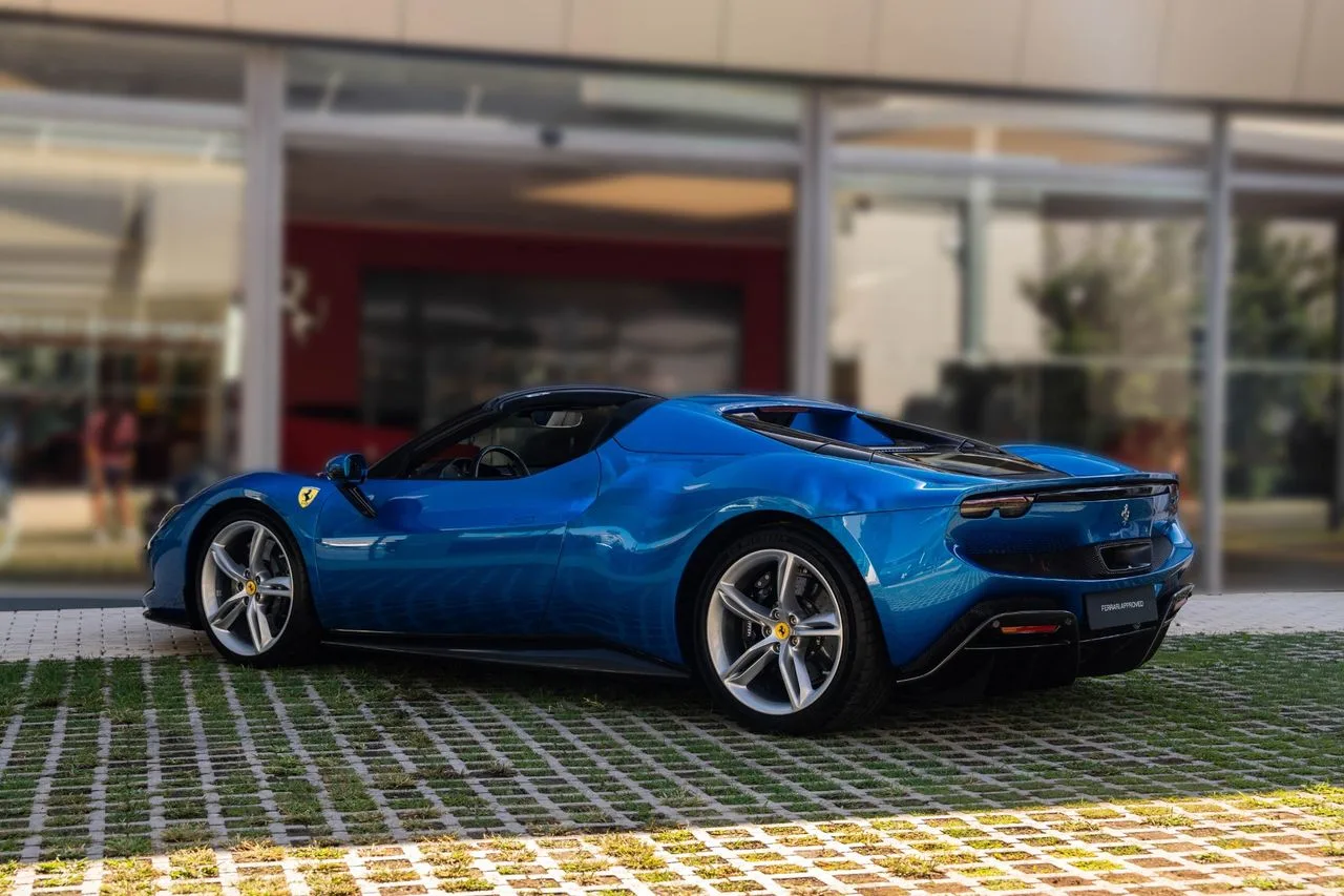 2022 Ferrari 296 GTS, 4/27