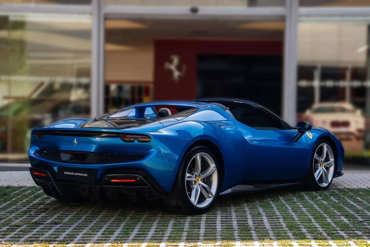 2022 Ferrari 296 GTS, 7/27