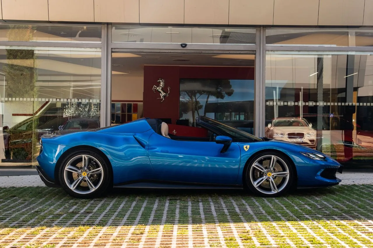 2022 Ferrari 296 GTS, 9/27
