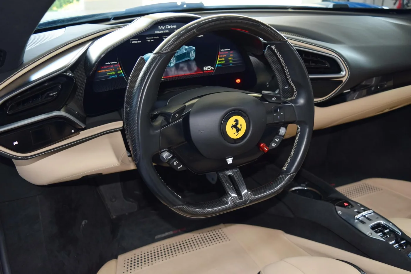 2022 Ferrari 296 GTS angeboten von einem Fachhändler in Pfaffenhofen an der Ilm, Deutschland, Foto 4 von 15