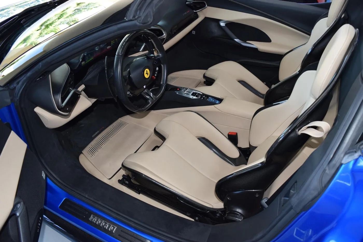 2022 Ferrari 296 GTS angeboten von einem Fachhändler in Pfaffenhofen an der Ilm, Deutschland, Foto 5 von 15