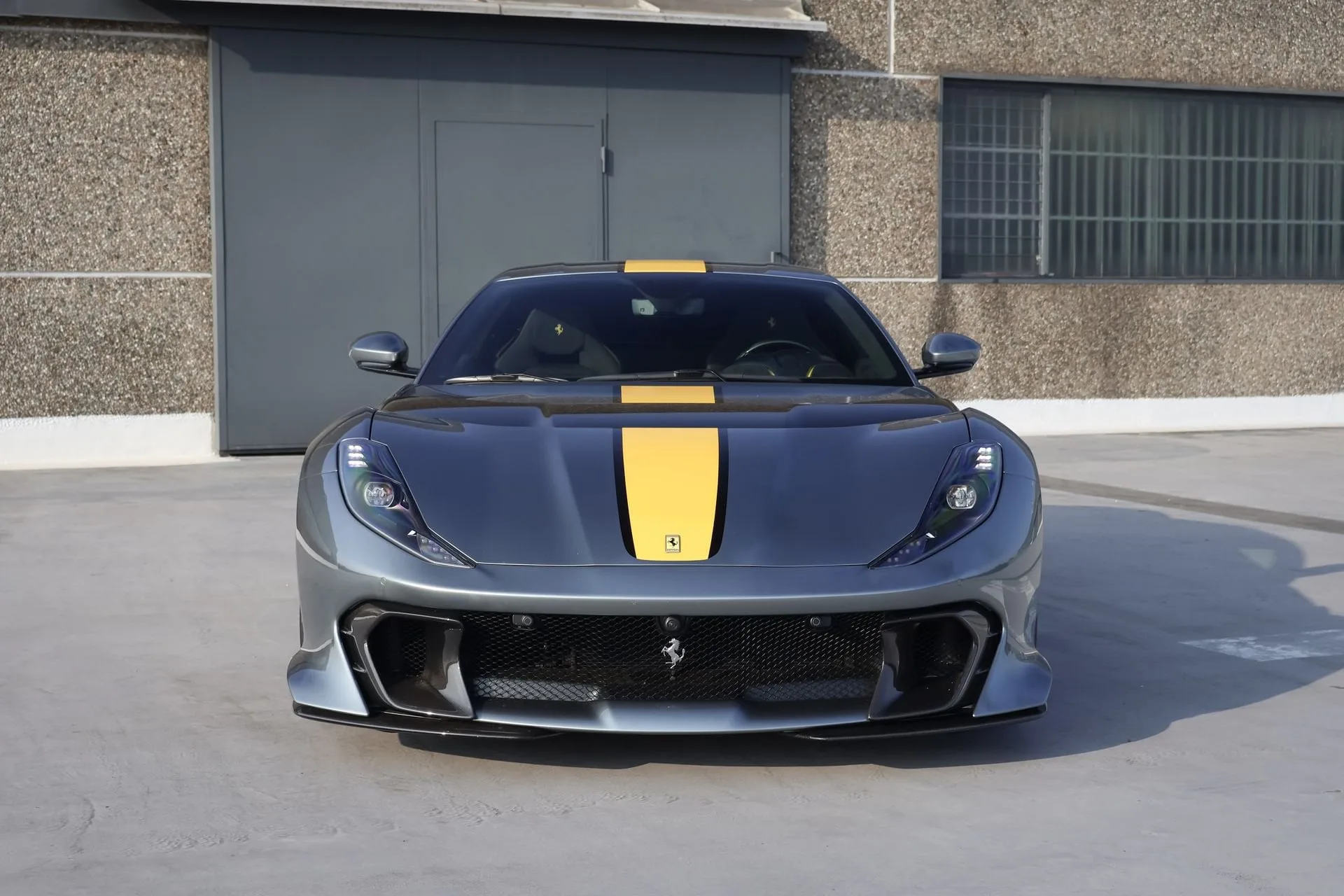 2022 Ferrari 812 Competizione, 3/23