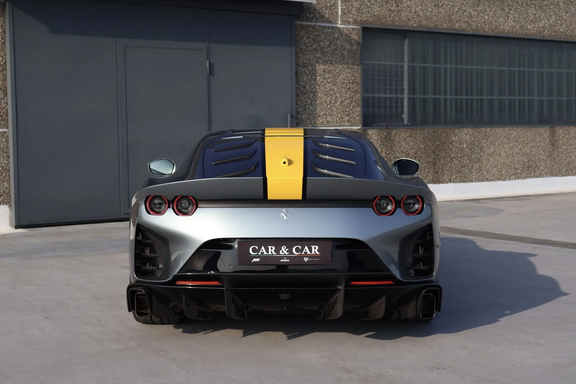 2022 Ferrari 812 Competizione, 4/23