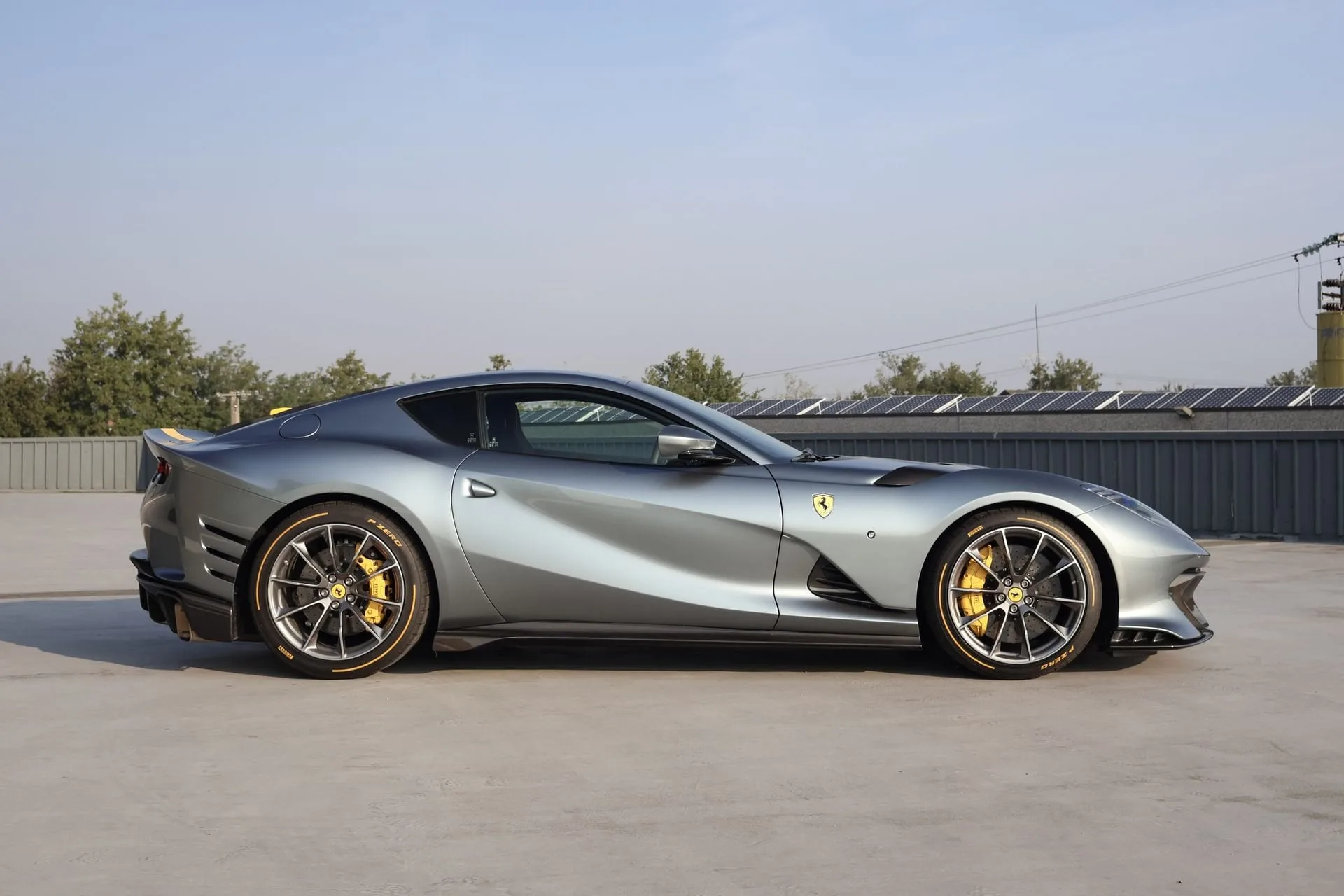 2022 Ferrari 812 Competizione, 5/23