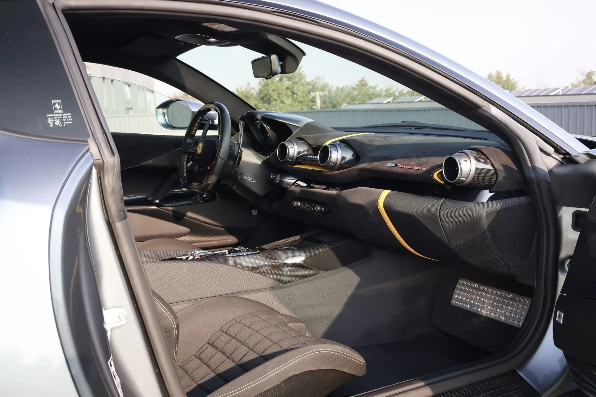 2022 Ferrari 812 Competizione, 10/23