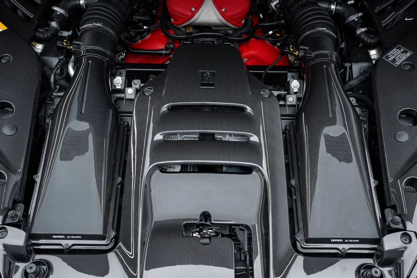 2022 Ferrari 812 Competizione angeboten von einem Fachhändler in Putzbrunn, Deutschland, Foto 7 von 15