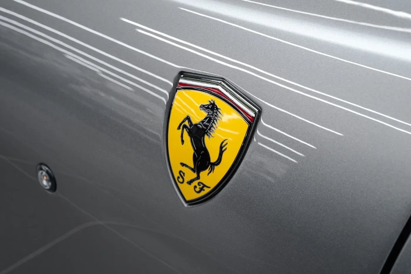 2022 Ferrari 812 Competizione angeboten von einem Fachhändler in Putzbrunn, Deutschland, Foto 9 von 15