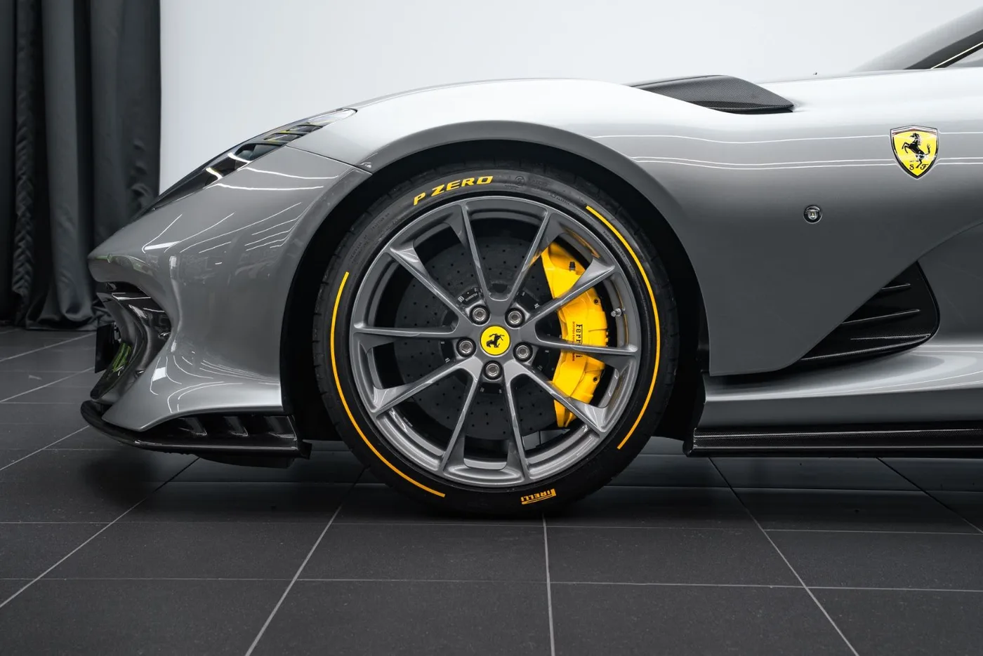 2022 Ferrari 812 Competizione angeboten von einem Fachhändler in Putzbrunn, Deutschland, Foto 10 von 15