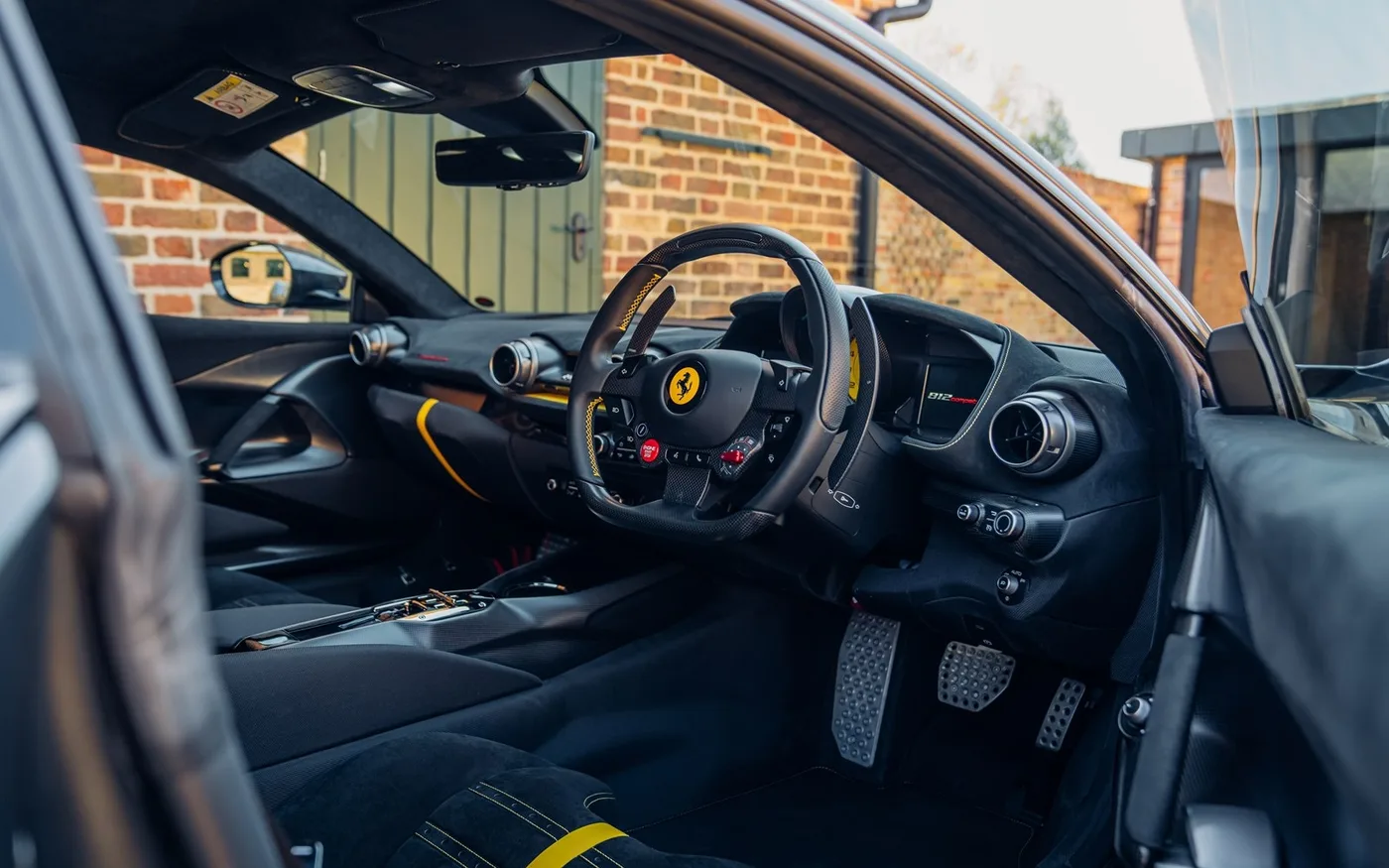 2022 Ferrari 812 Competizione angeboten von einem Fachhändler in Chorleywood, Vereinigtes Königreich, Foto 4 von 15