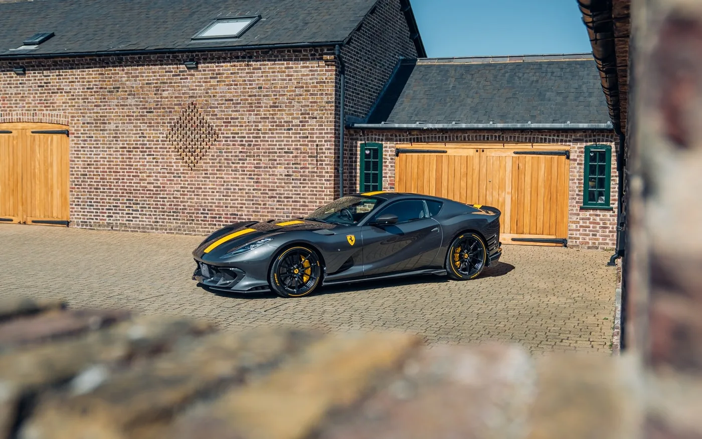 2022 Ferrari 812 Competizione angeboten von einem Fachhändler in Chorleywood, Vereinigtes Königreich, Foto 6 von 15