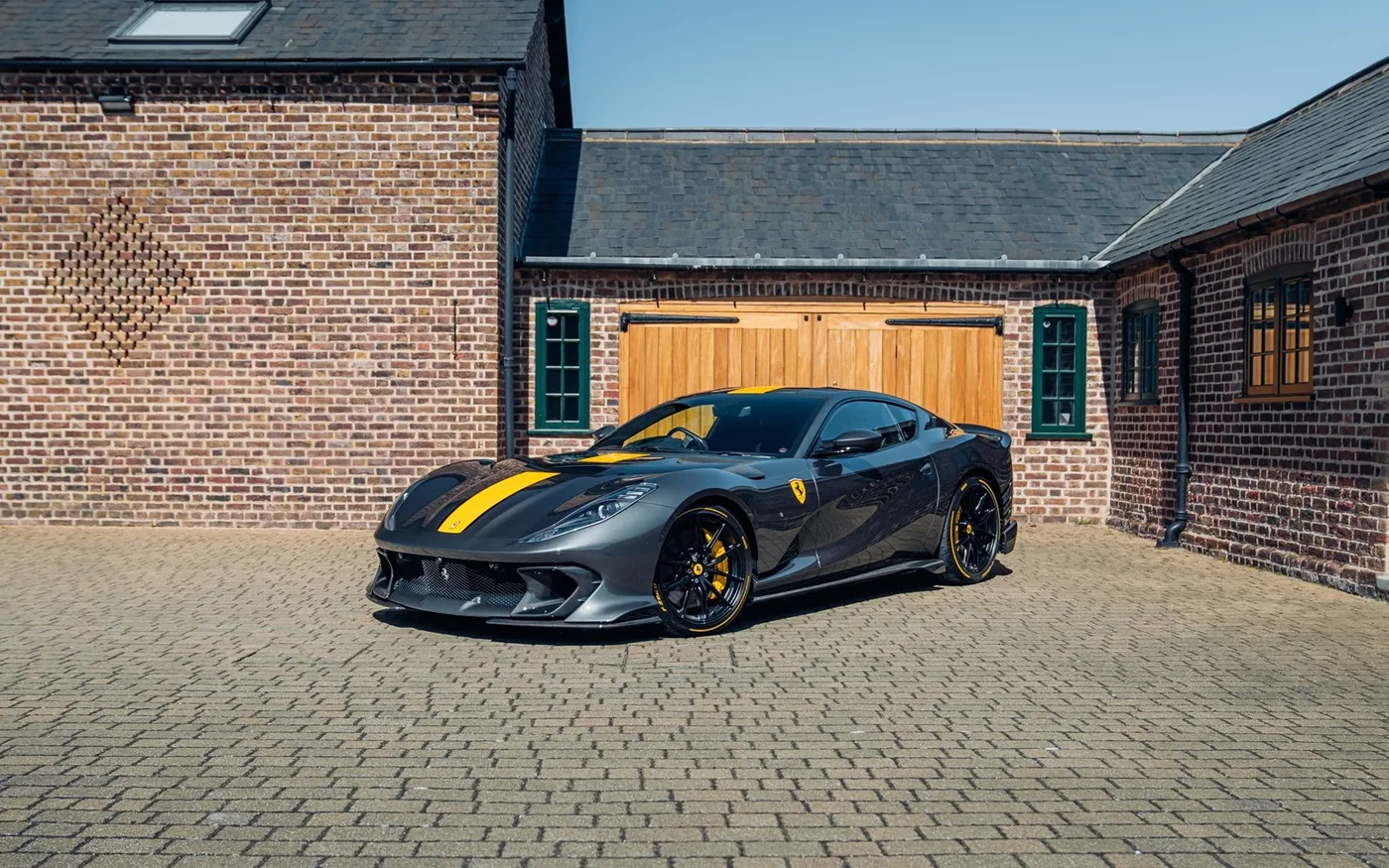 2022 Ferrari 812 Competizione angeboten von einem Fachhändler in Chorleywood, Vereinigtes Königreich, Foto 11 von 15