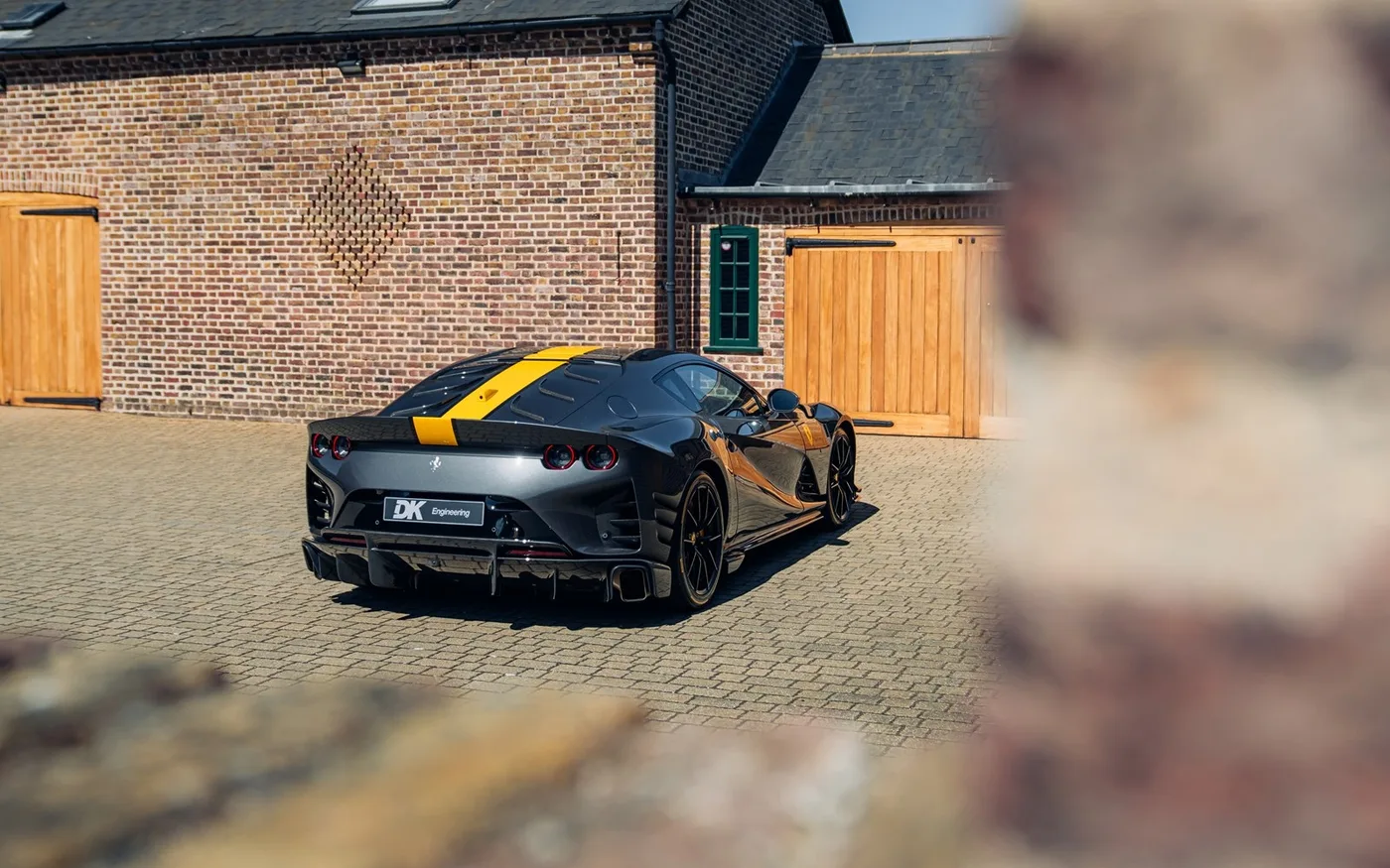 2022 Ferrari 812 Competizione angeboten von einem Fachhändler in Chorleywood, Vereinigtes Königreich, Foto 12 von 15