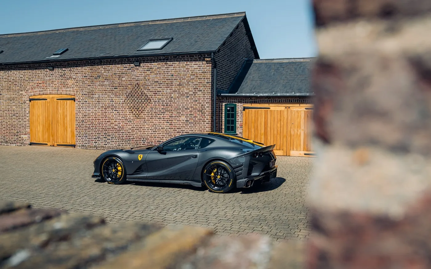 2022 Ferrari 812 Competizione angeboten von einem Fachhändler in Chorleywood, Vereinigtes Königreich, Foto 14 von 15