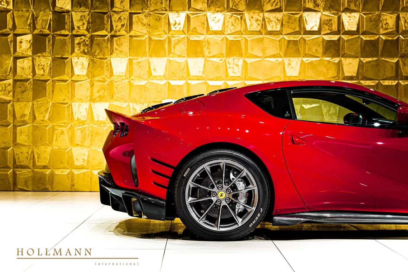 2022 Ferrari 812 Competizione proposée par un concessionnaire spécialisé à Stuhr, Allemagne, photo 8 sur 8