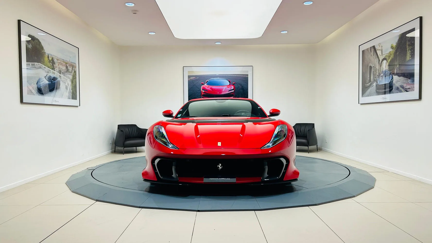 2022 Ferrari 812 Competizione angeboten von einem Fachhändler in Balma, Frankreich, Hauptfoto