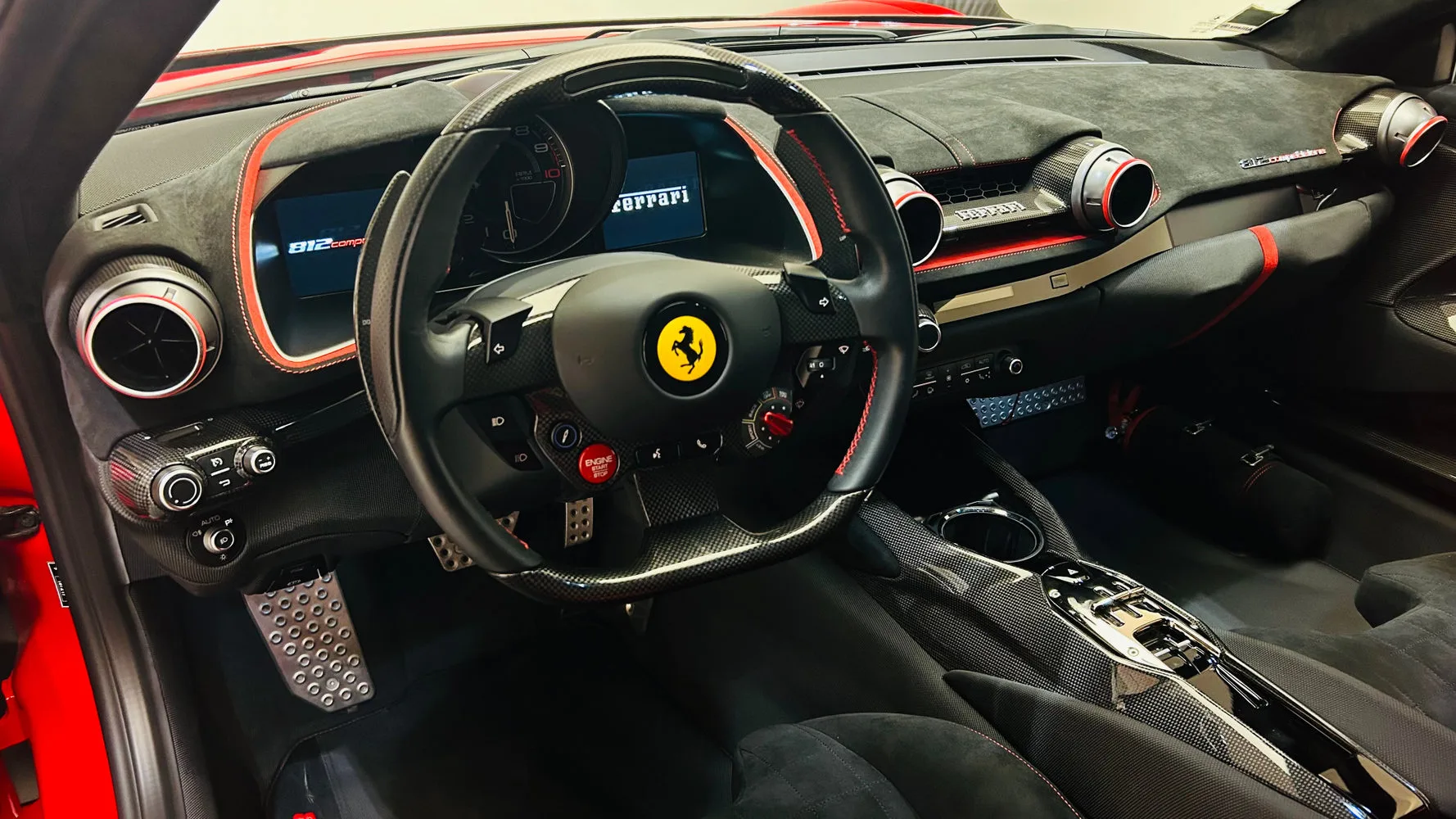 2022 Ferrari 812 Competizione, 5/30
