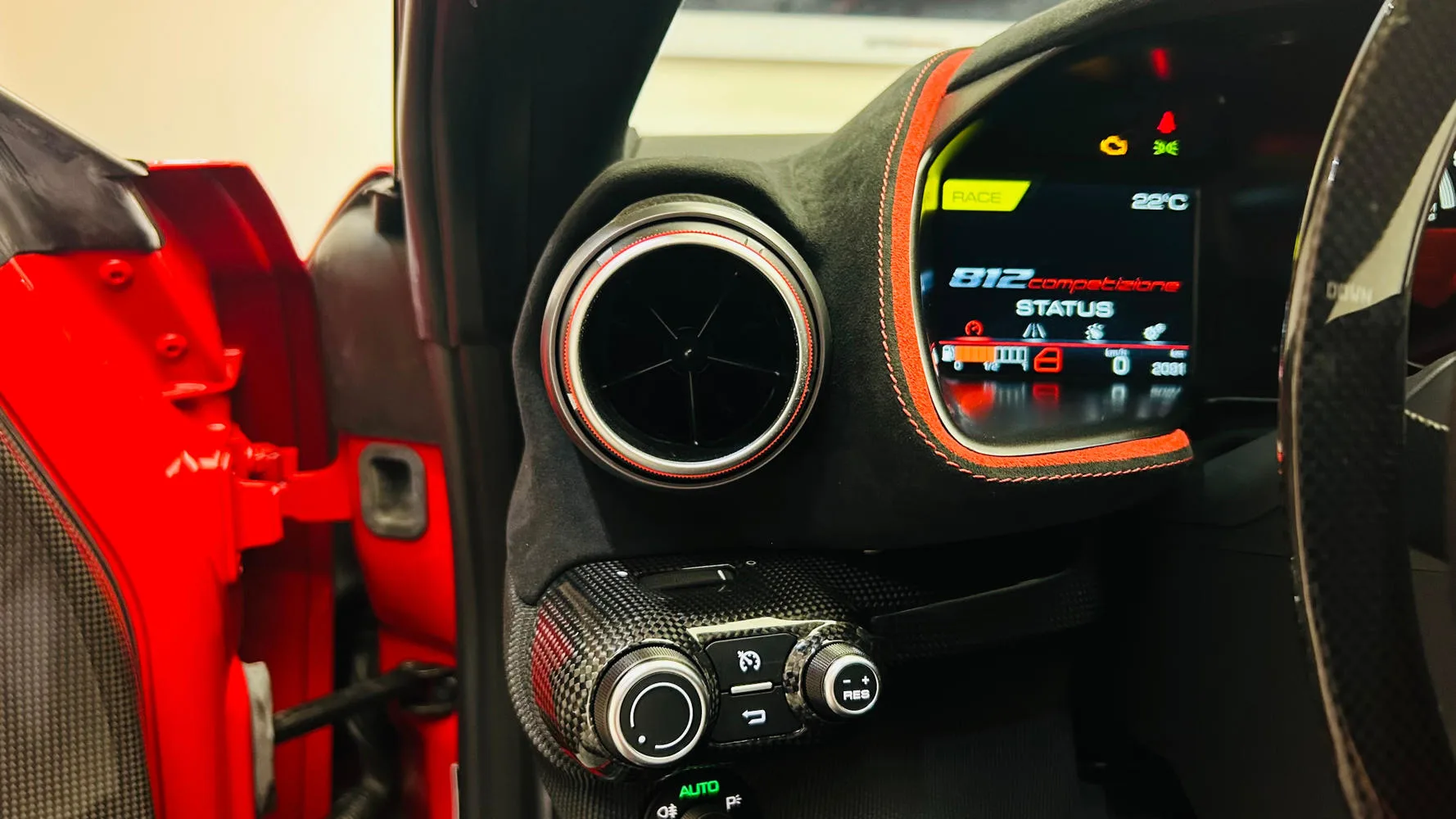 2022 Ferrari 812 Competizione, 11/30