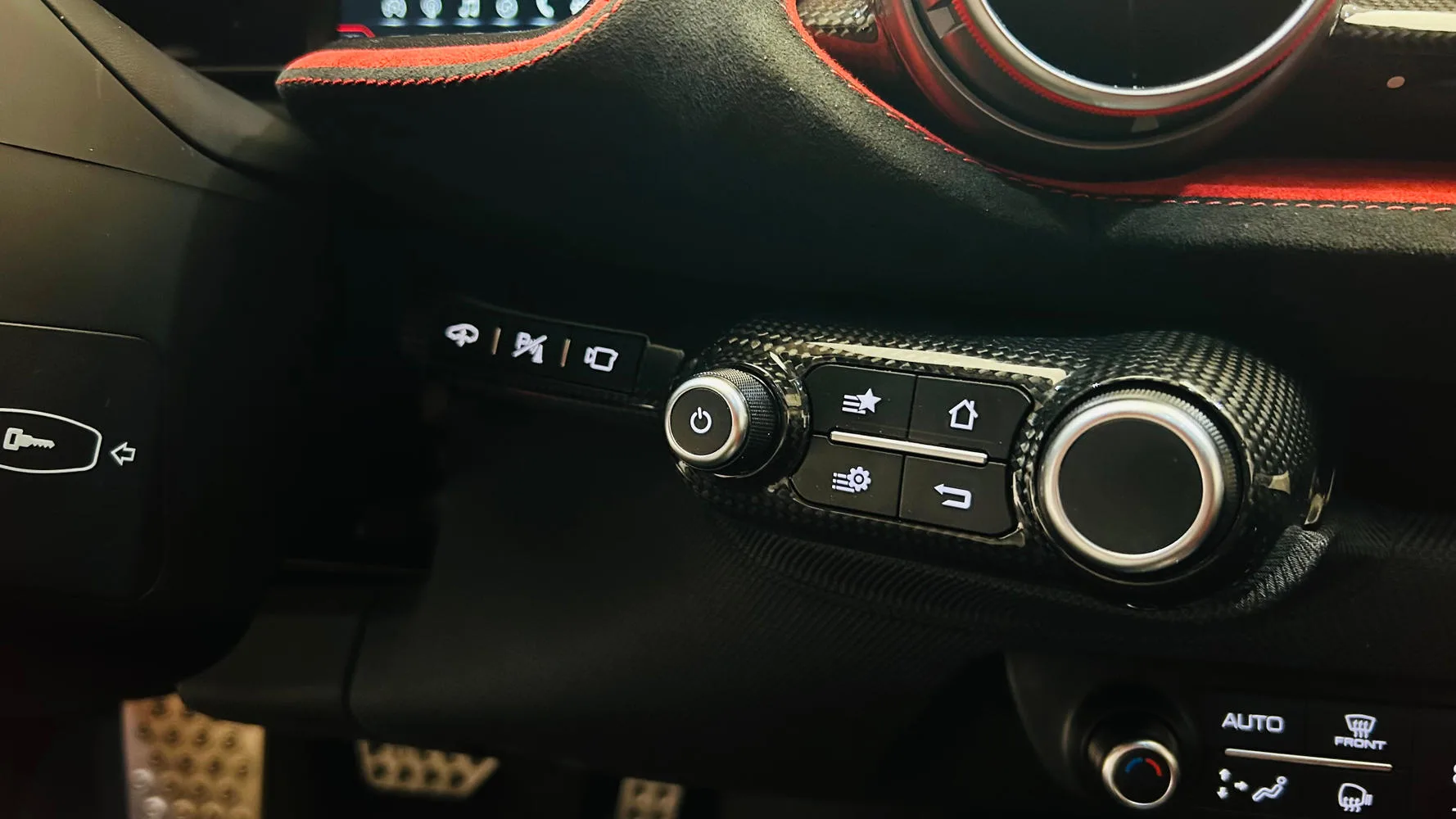 2022 Ferrari 812 Competizione, 12/30