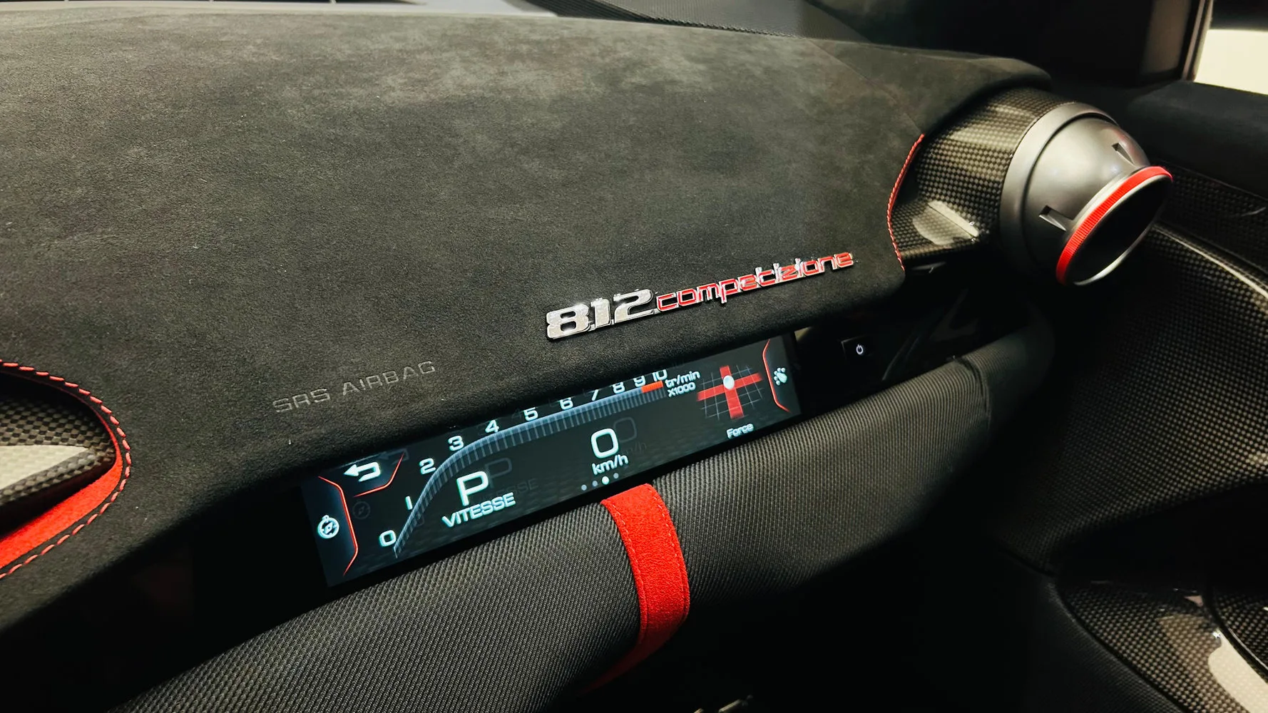2022 Ferrari 812 Competizione, 15/30