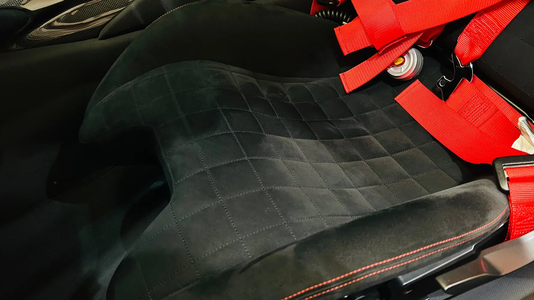2022 Ferrari 812 Competizione, 20/30