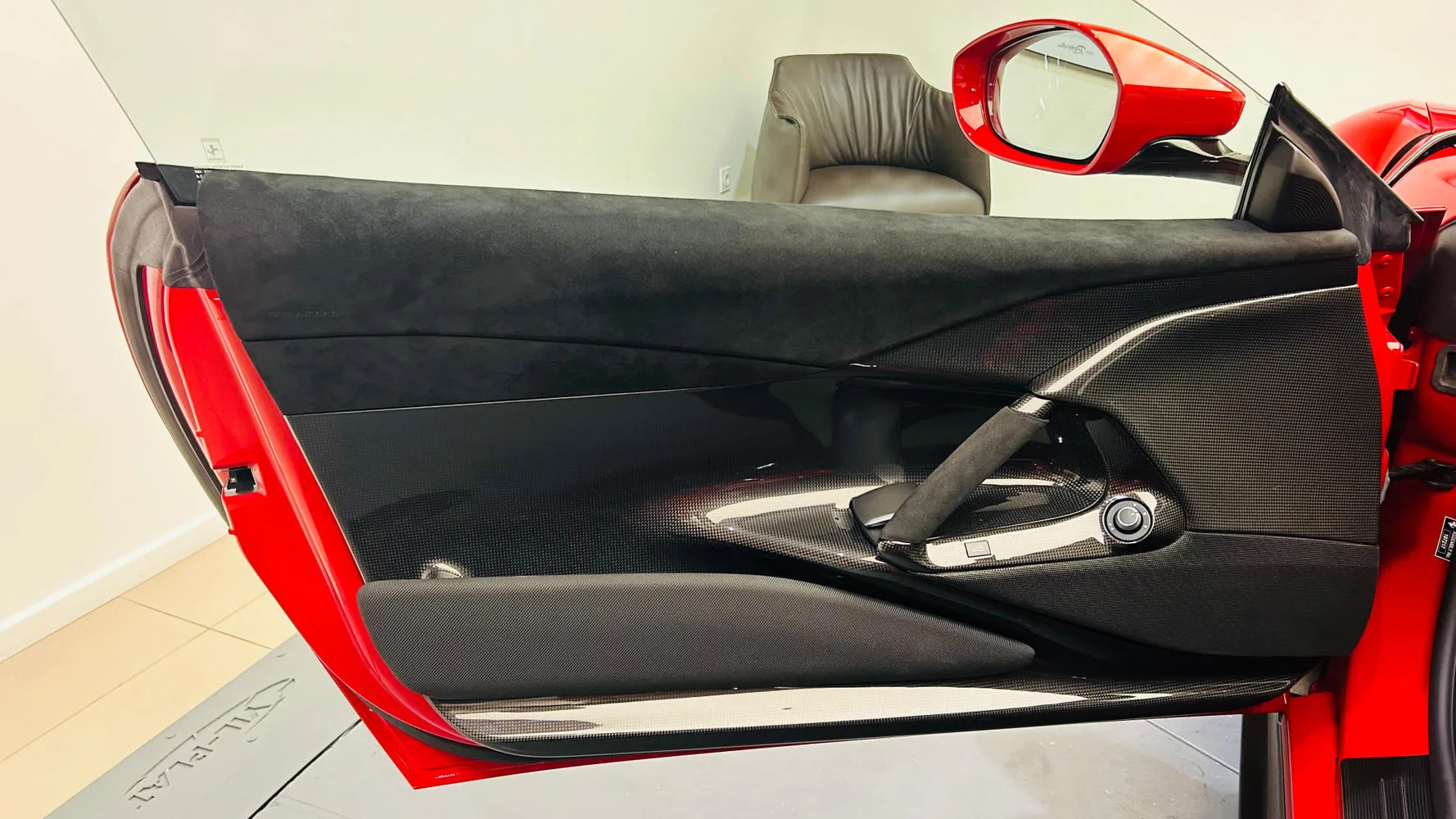 2022 Ferrari 812 Competizione, 25/30