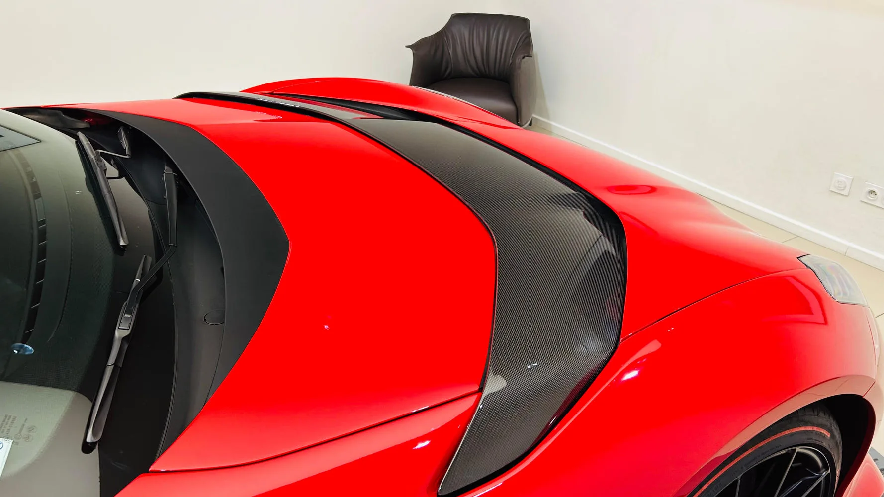 2022 Ferrari 812 Competizione, 28/30