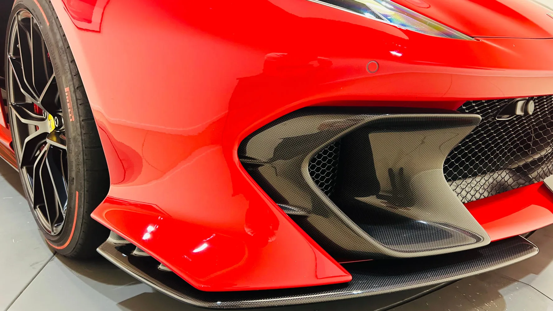 2022 Ferrari 812 Competizione, 29/30