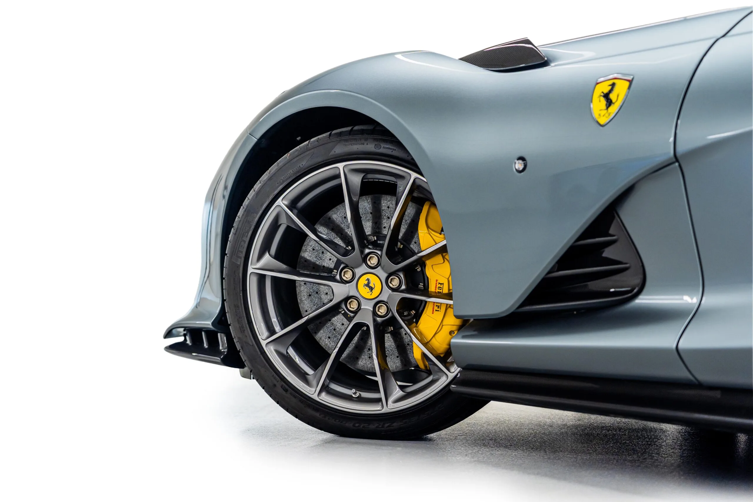 2022 Ferrari 812 Competizione, 6/20