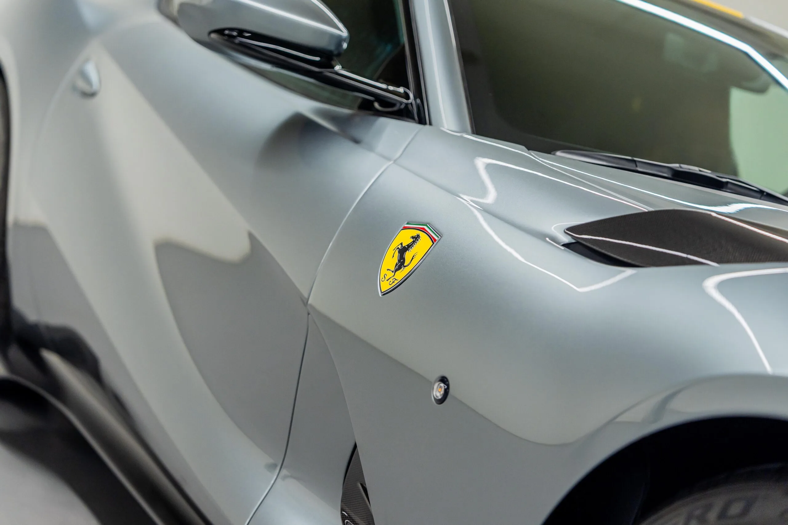 2022 Ferrari 812 Competizione, 8/20