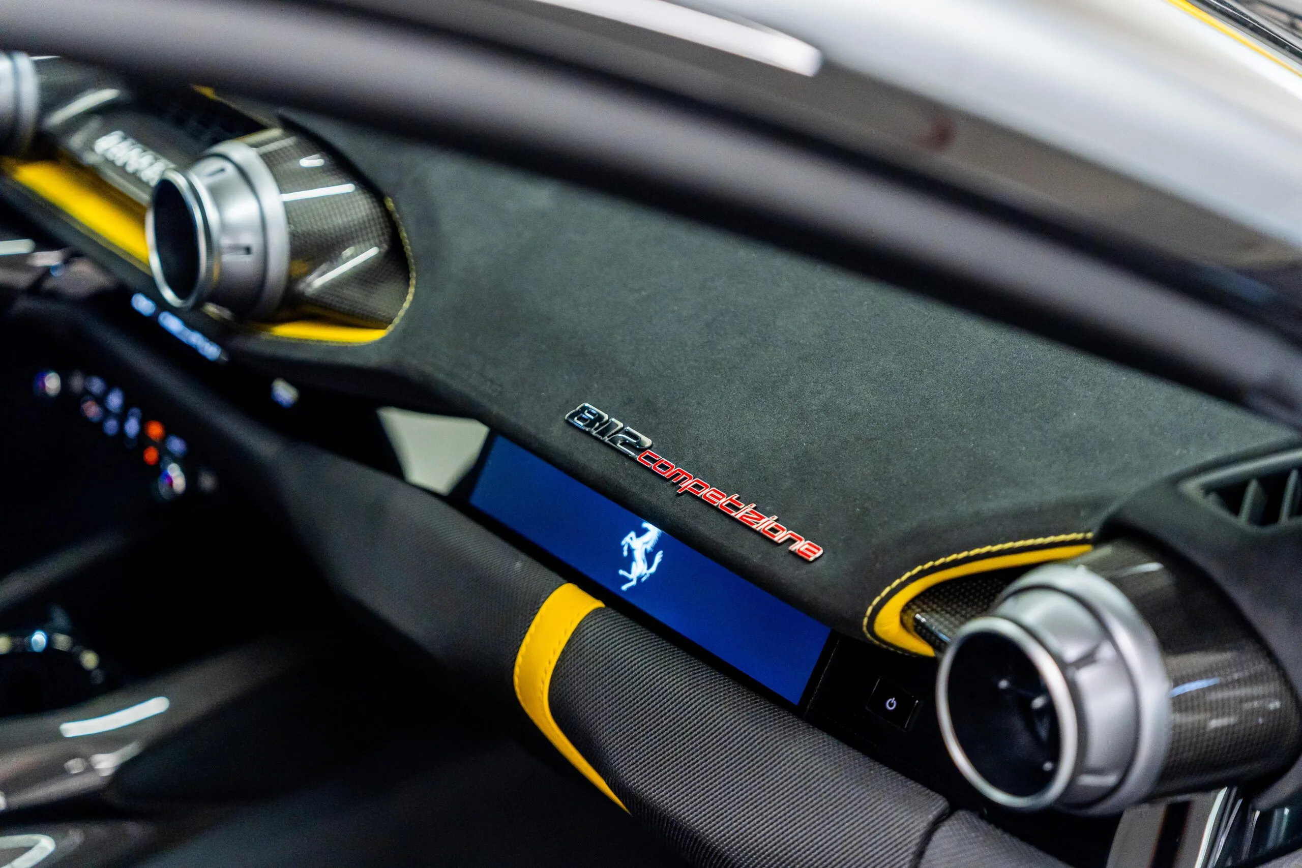 2022 Ferrari 812 Competizione, 10/20