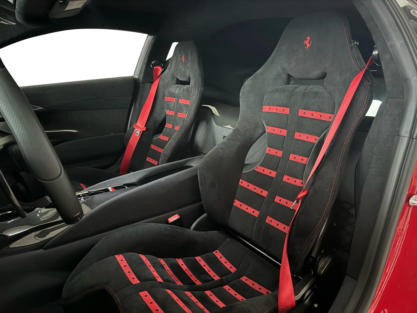 2022 Ferrari 812 Competizione angeboten von einem Fachhändler in Frankfurt am Main, Deutschland, Foto 6 von 15