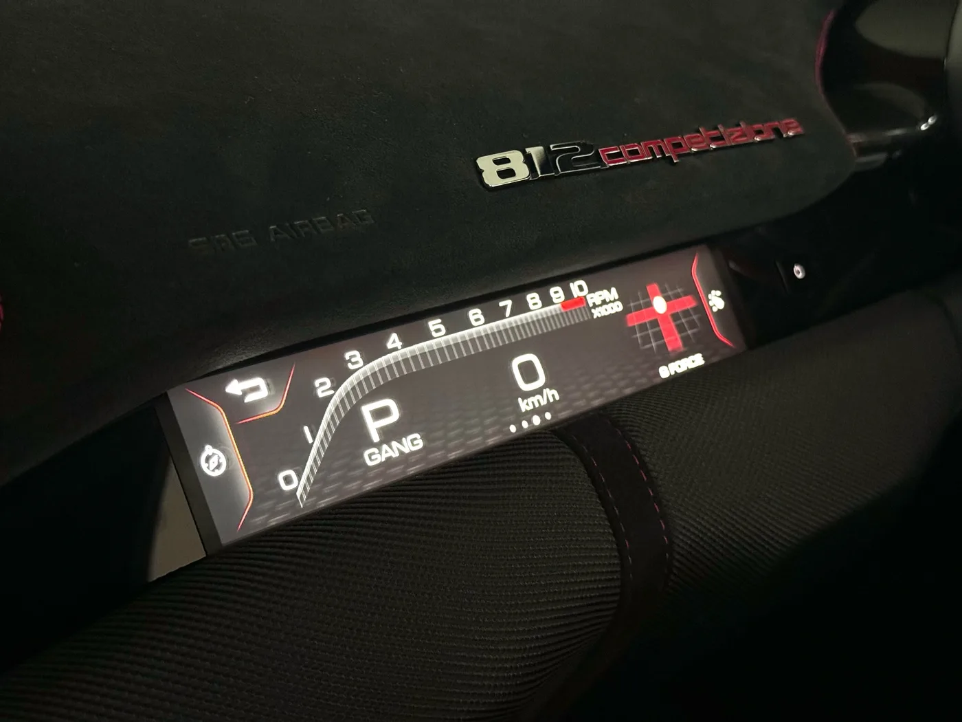 2022 Ferrari 812 Competizione angeboten von einem Fachhändler in Frankfurt am Main, Deutschland, Foto 14 von 15