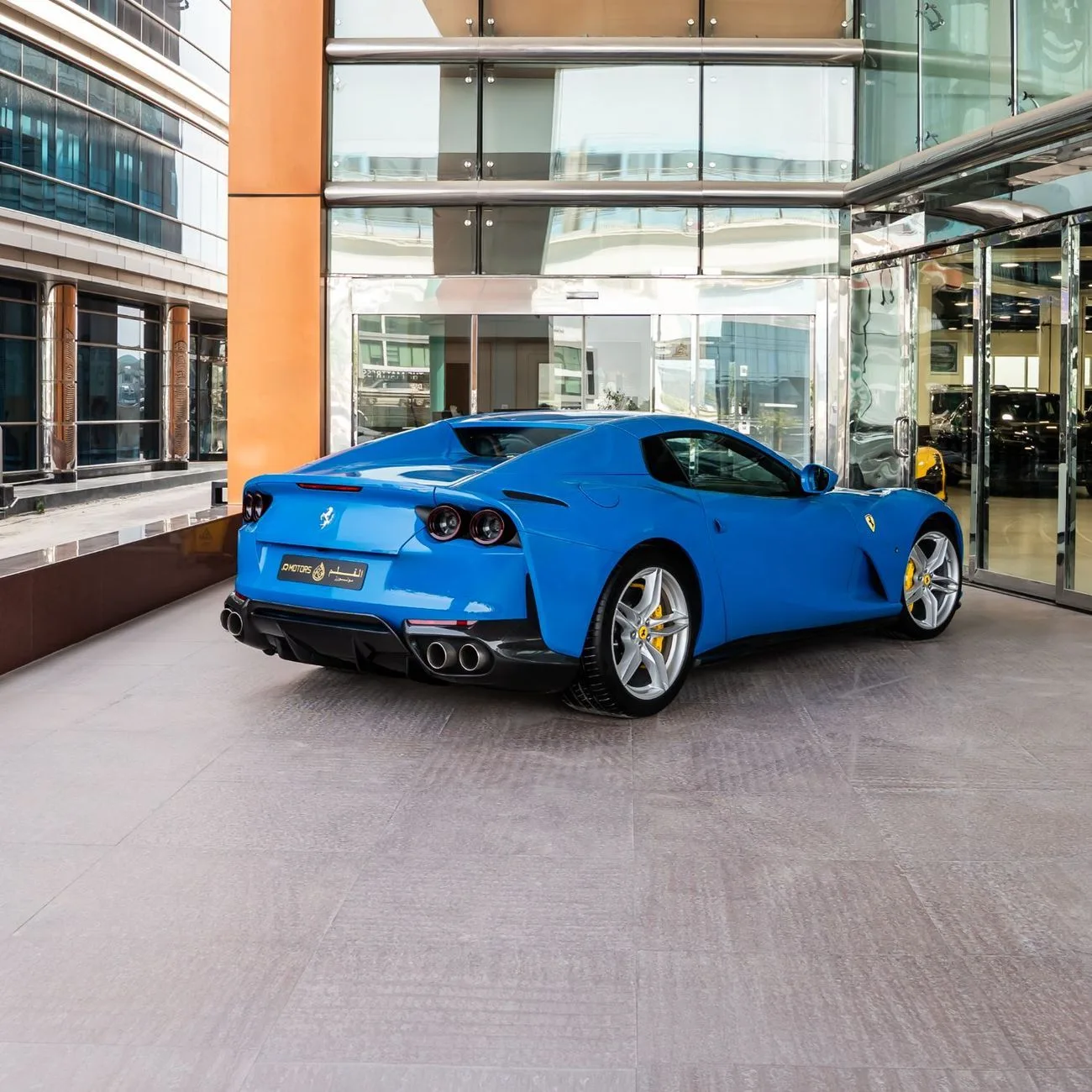 2022 Ferrari 812 GTS angeboten von einem Fachhändler in Dubai, Vereinigte Arabische Emirate, Foto 2 von 19