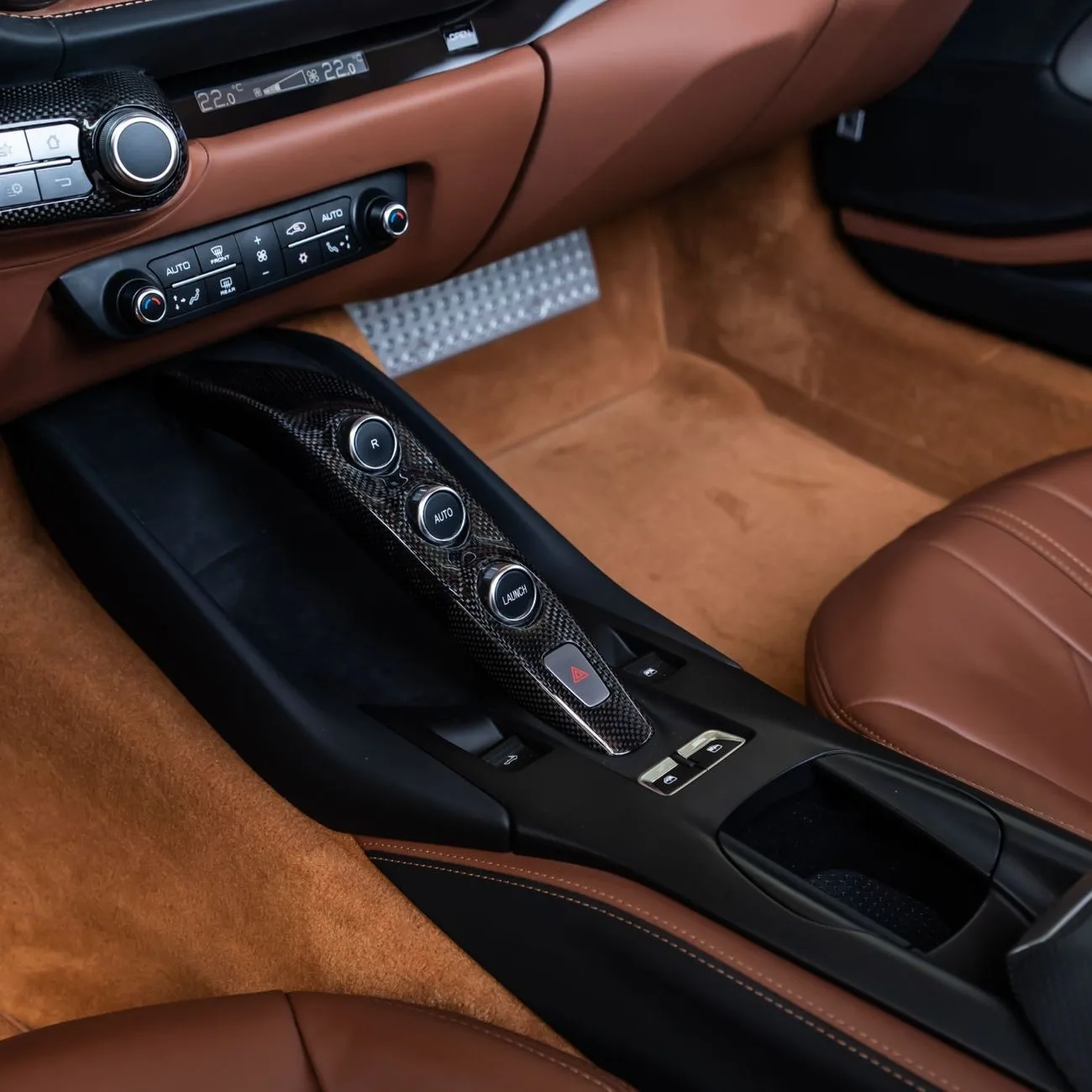 2022 Ferrari 812 GTS angeboten von einem Fachhändler in Dubai, Vereinigte Arabische Emirate, Foto 12 von 19