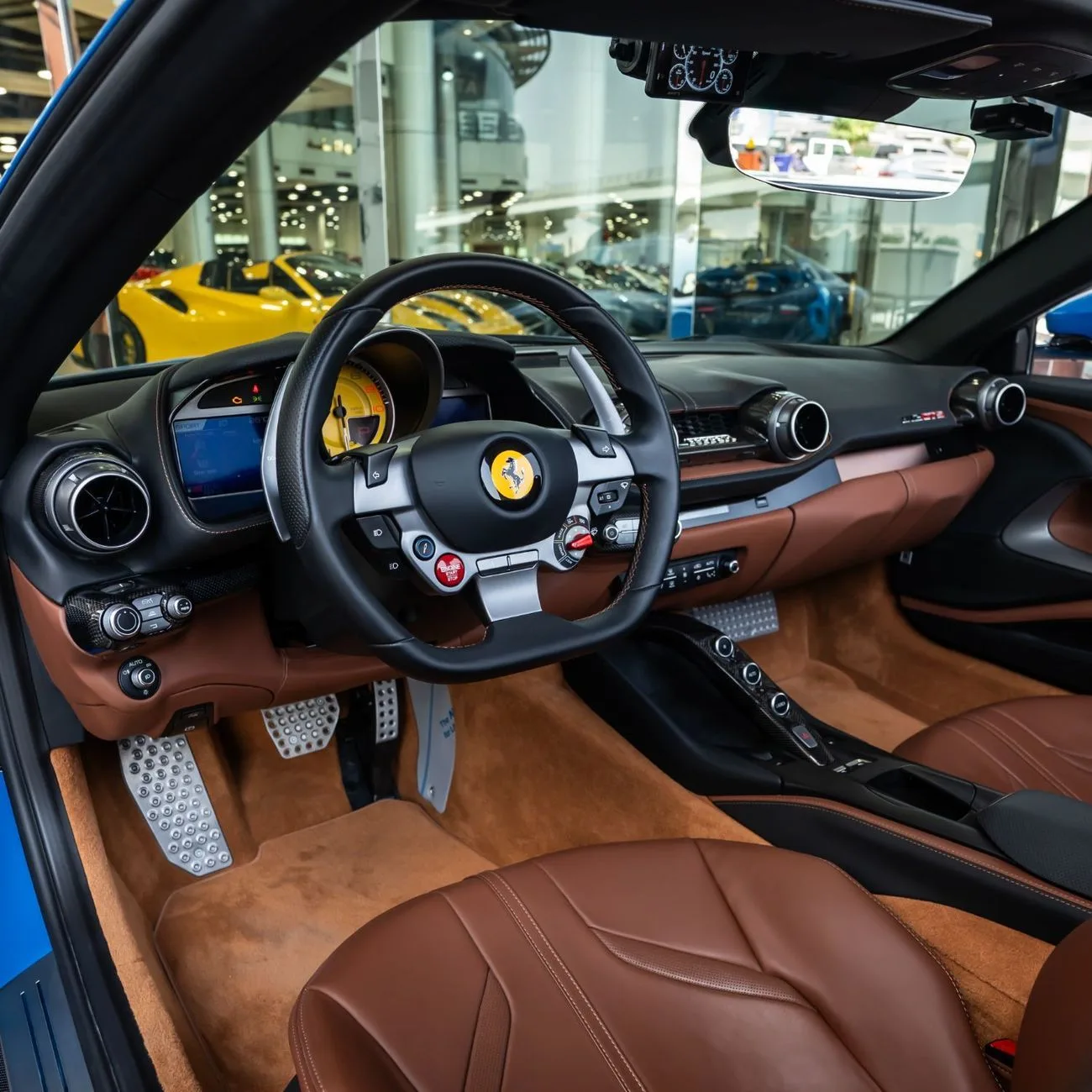 2022 Ferrari 812 GTS angeboten von einem Fachhändler in Dubai, Vereinigte Arabische Emirate, Foto 13 von 19