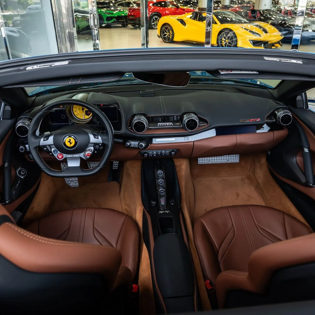 2022 Ferrari 812 GTS angeboten von einem Fachhändler in Dubai, Vereinigte Arabische Emirate, Foto 14 von 19