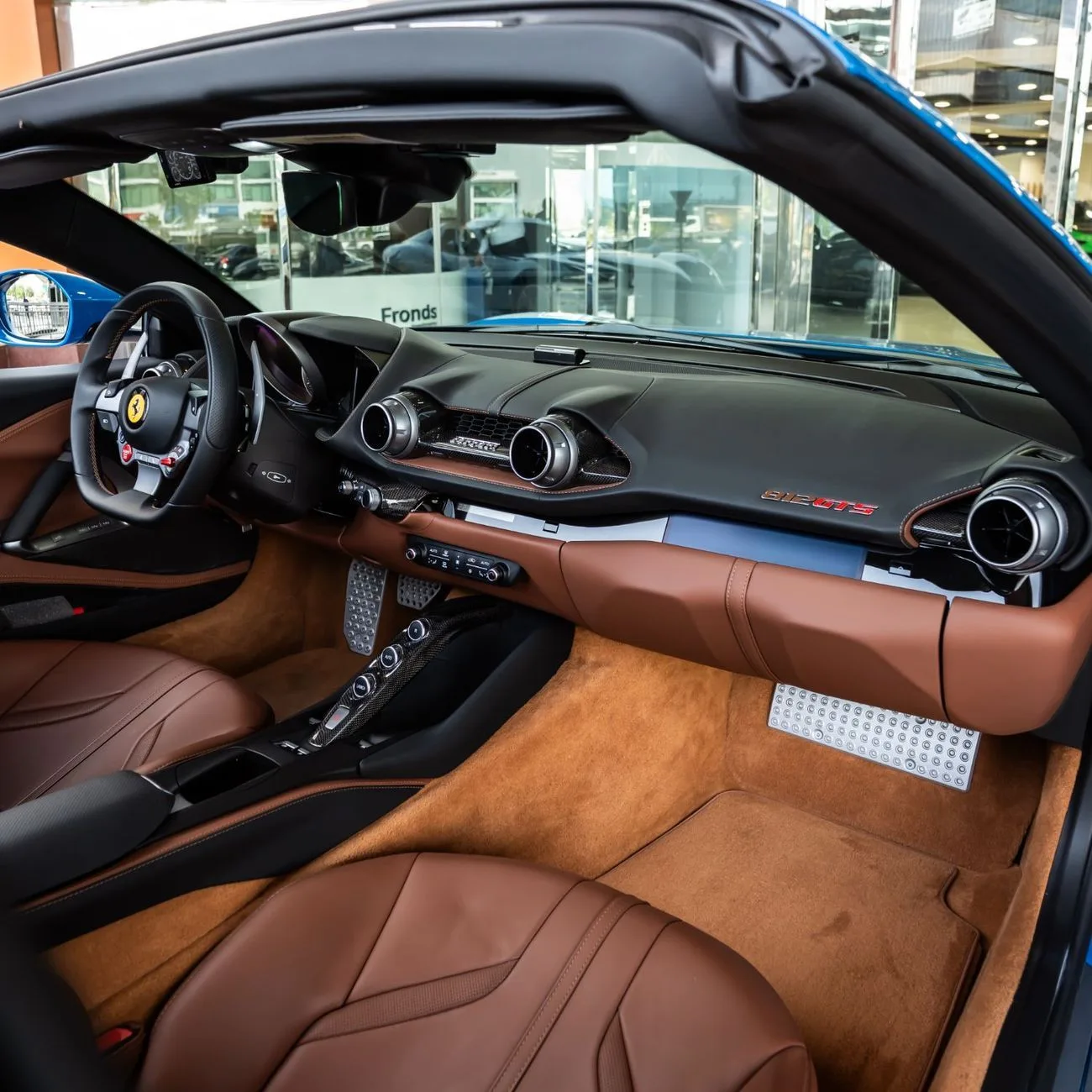 2022 Ferrari 812 GTS angeboten von einem Fachhändler in Dubai, Vereinigte Arabische Emirate, Foto 17 von 19