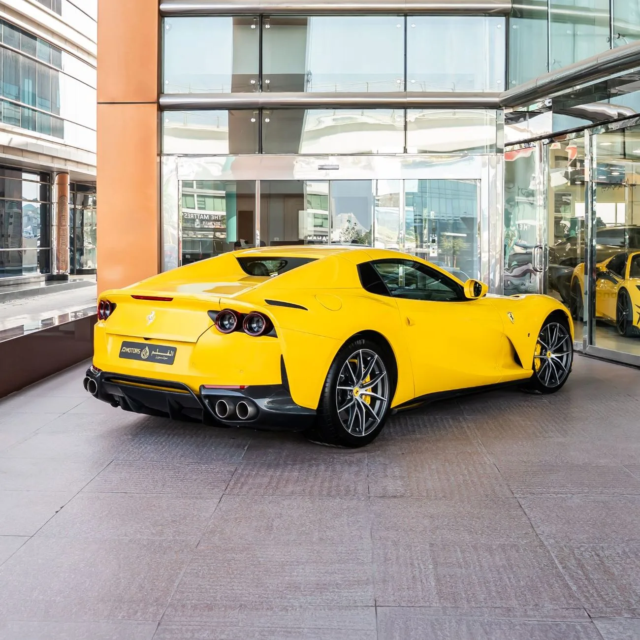 2022 Ferrari 812 GTS angeboten von einem Fachhändler in Dubai, Vereinigte Arabische Emirate, Foto 4 von 18